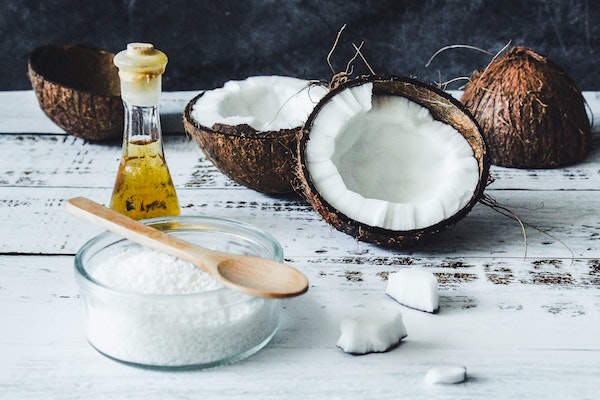 Coconut oil against eczema